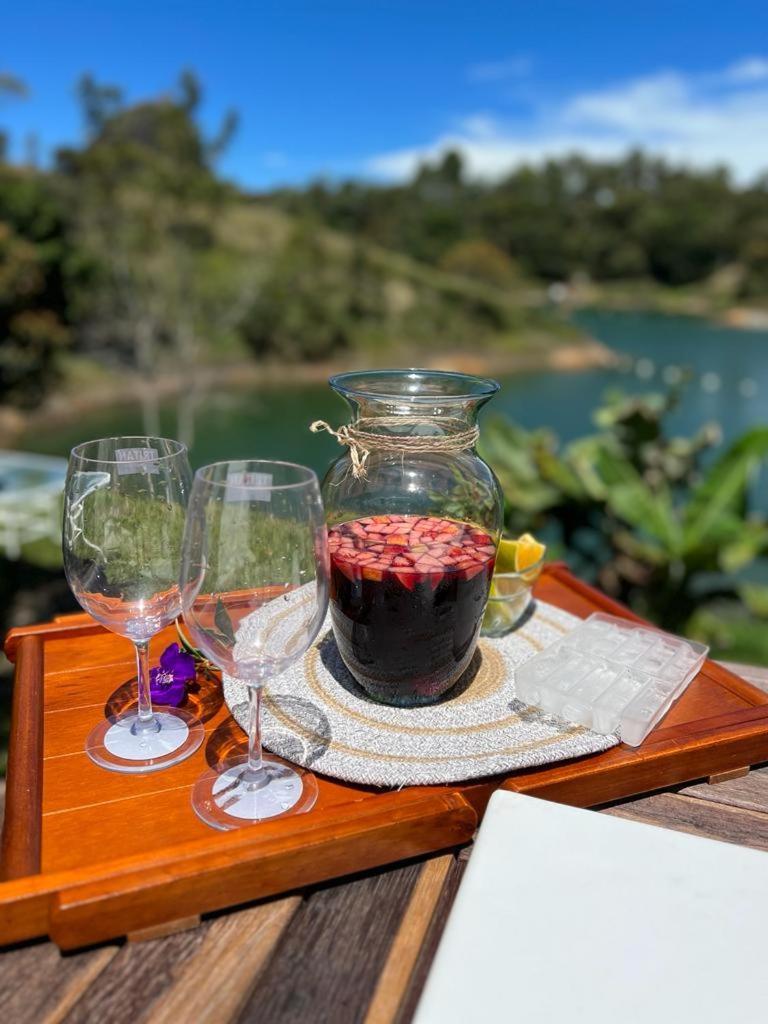 Sin Prisa "Not Rush" Cabana Preciosa! Con Jacuzzi, Vista Y Acceso Directo Al Embalse, Vista A La Piedra , Deporte Acuatico Paddle Board And Breakfast Incluidos ! Imperdible Guatapé Εξωτερικό φωτογραφία
