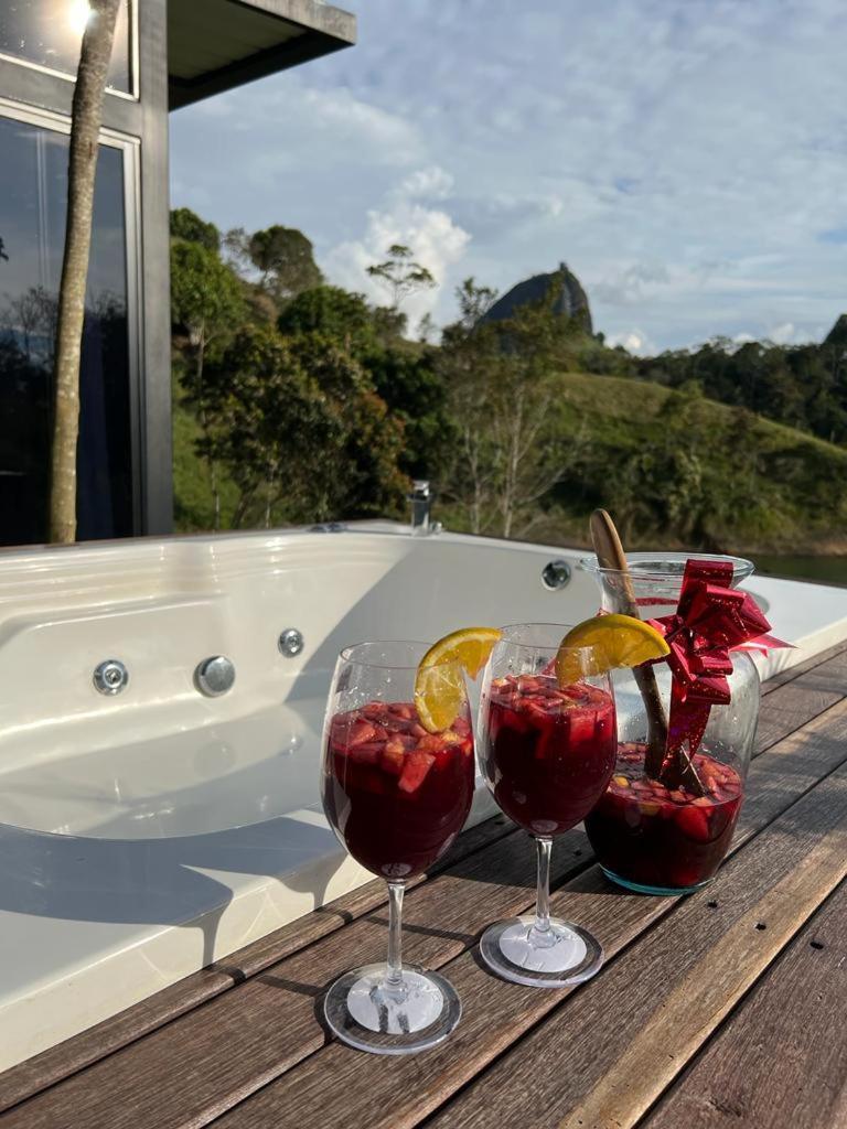Sin Prisa "Not Rush" Cabana Preciosa! Con Jacuzzi, Vista Y Acceso Directo Al Embalse, Vista A La Piedra , Deporte Acuatico Paddle Board And Breakfast Incluidos ! Imperdible Guatapé Εξωτερικό φωτογραφία