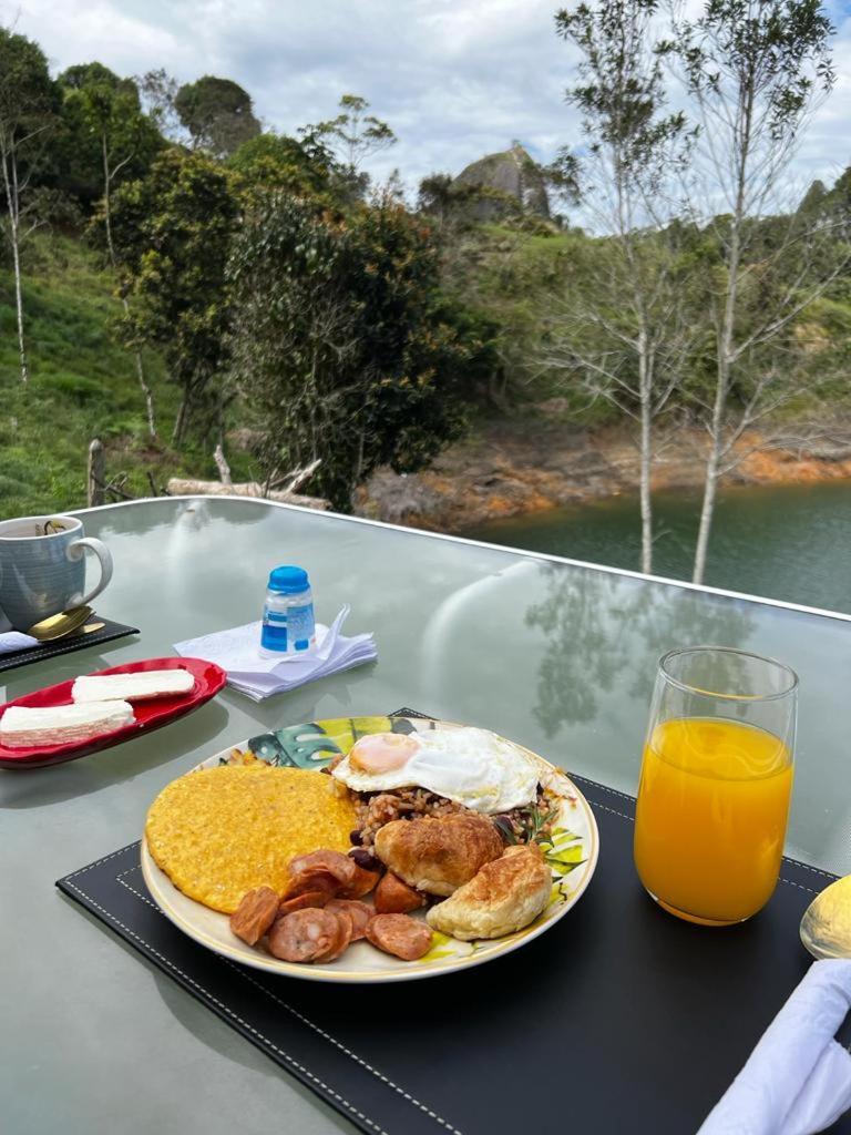 Sin Prisa "Not Rush" Cabana Preciosa! Con Jacuzzi, Vista Y Acceso Directo Al Embalse, Vista A La Piedra , Deporte Acuatico Paddle Board And Breakfast Incluidos ! Imperdible Guatapé Εξωτερικό φωτογραφία